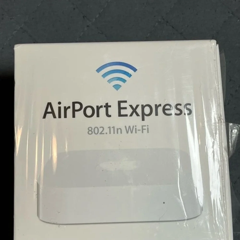 Apple AirPort‎ Express Wireless Router Base Station - White (MC414AE/A)